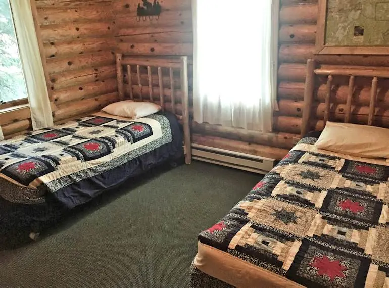 Basswood Log Cabin - Timber Trail Lodge and Resort